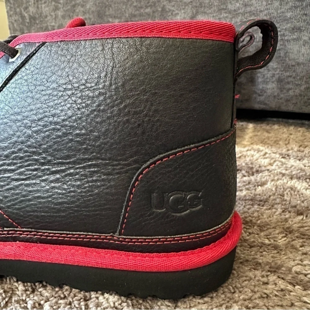 NWOT Ugg Neumel Leather Chukka Boots Black Red Mens 11